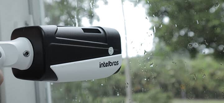 Bullet camera without sunshield behind glass Bullet camera without sunshield behind glass
