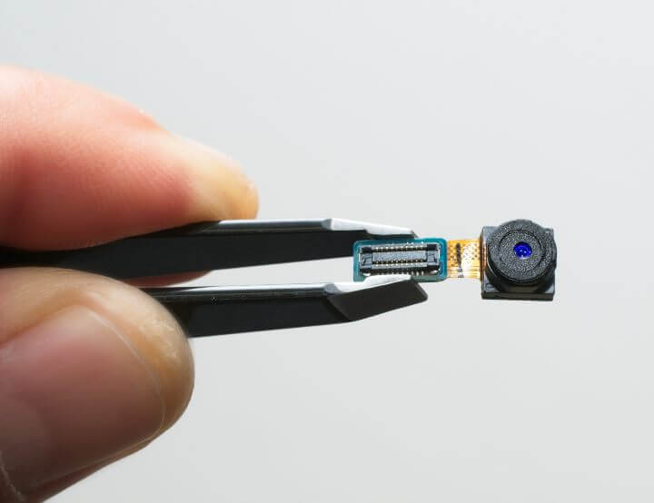detecting a hidden camera detecting a hidden camera