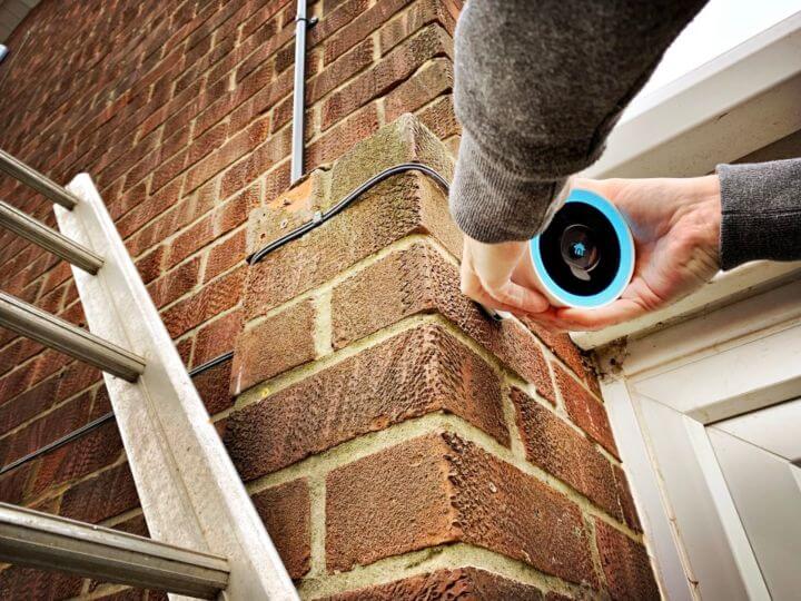 Installing camera to reduce crime Installing camera to reduce crime