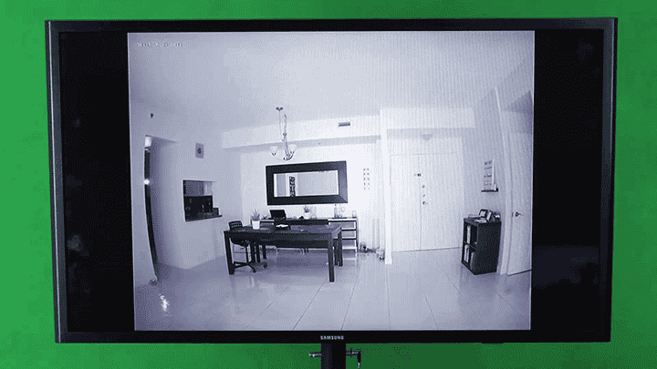 Chromecast shows the security camera on the TV Chromecast shows the security camera on the TV